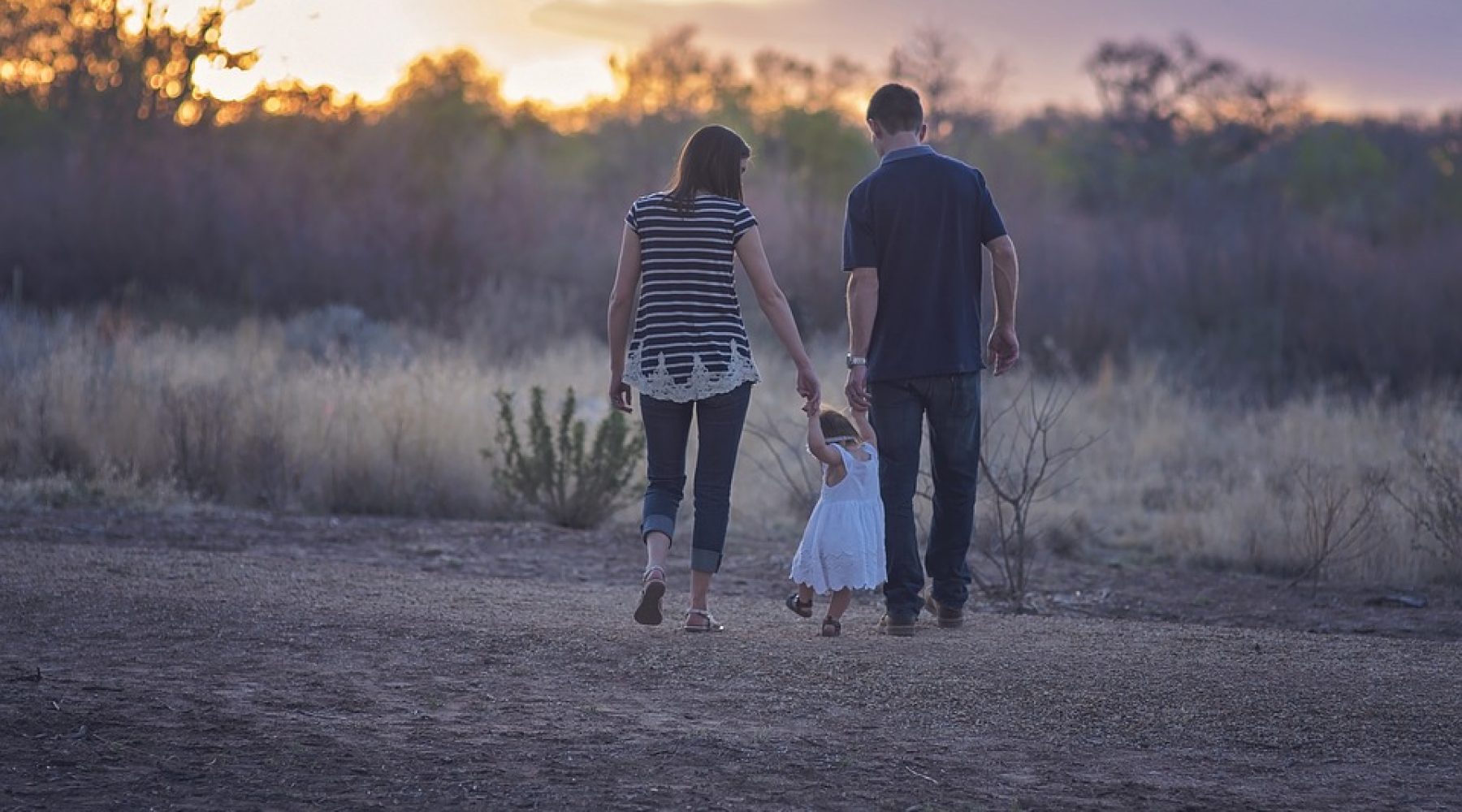 family-2485714_960_720